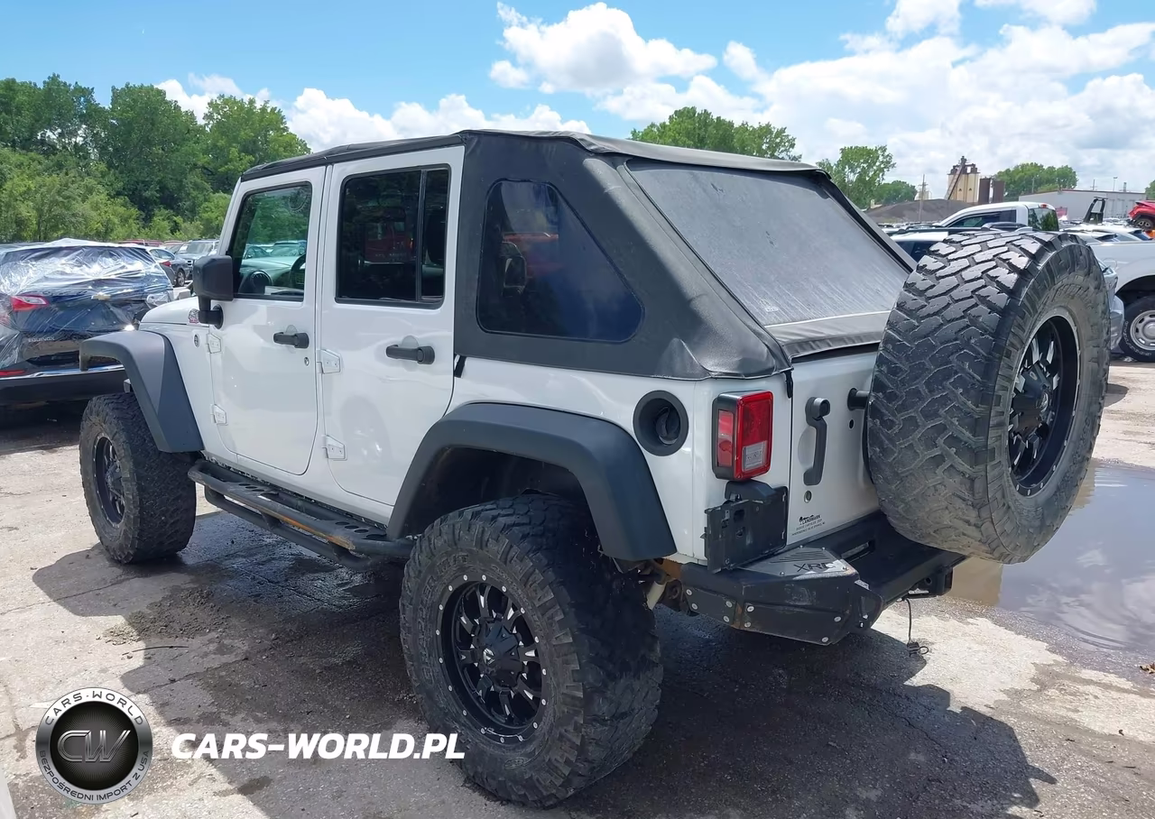 2015 Jeep Wrangler Unlimited Sport VIN:1C4BJWDG4FL509922 - 3