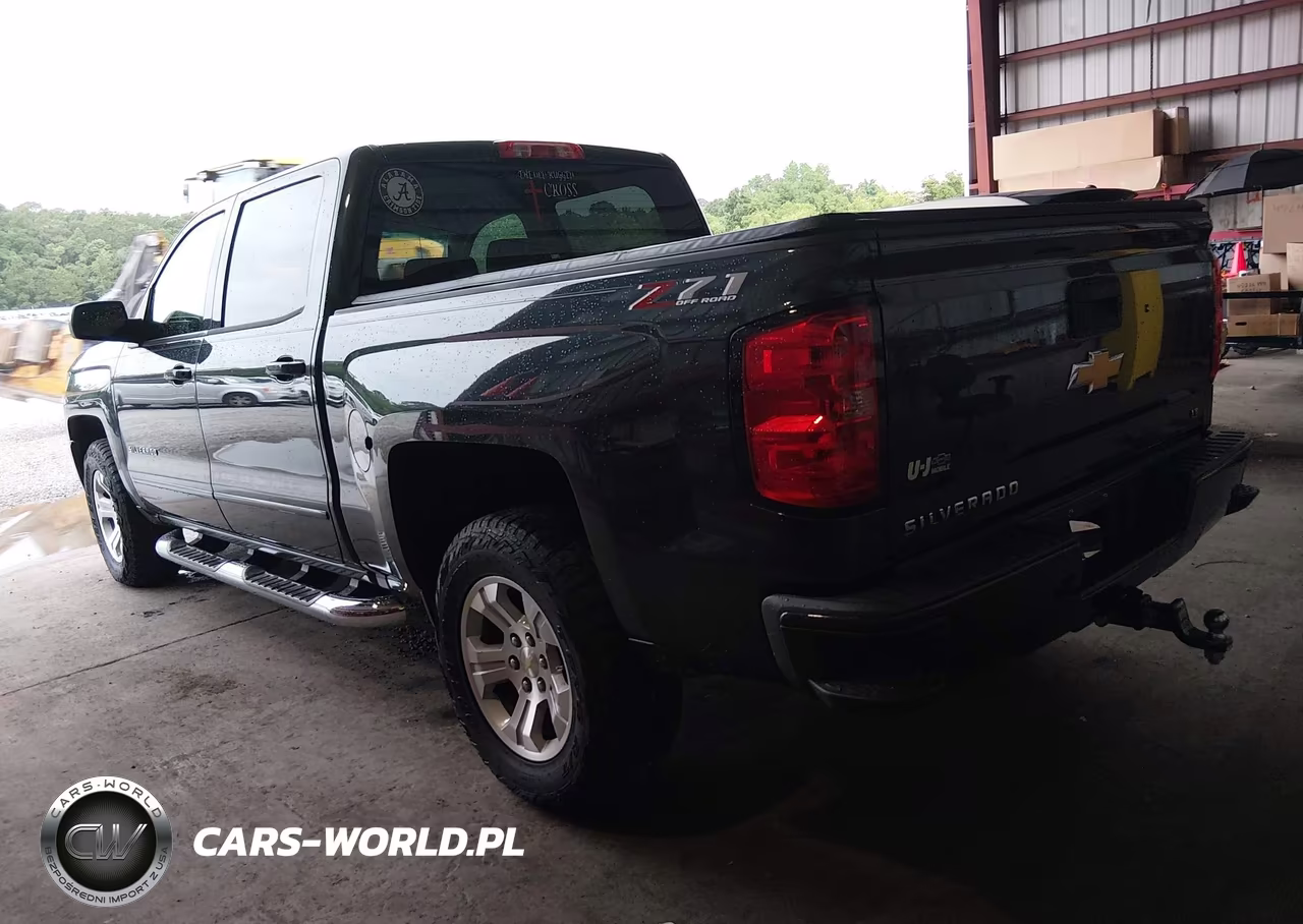 2018 Chevrolet Silverado 1500 2Lt VIN:3GCUKREC6JG212076 - 3