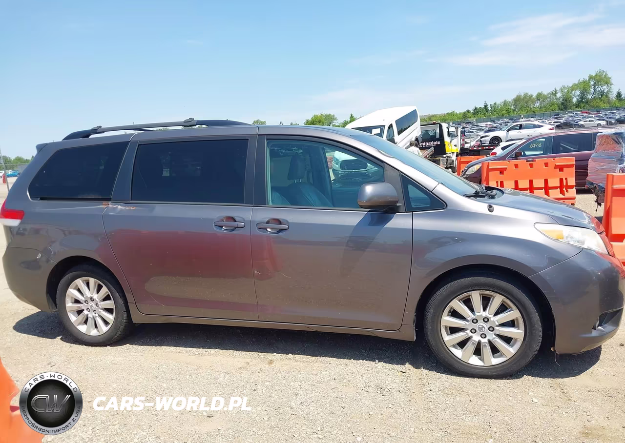 2011 Toyota Sienna Xle VIN:5TDDK3DC4BS017773 - 13