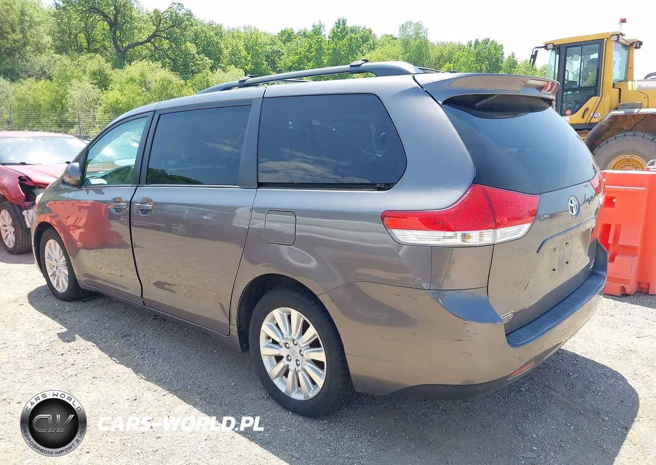 2011 Toyota Sienna Xle VIN:5TDDK3DC4BS017773 - 3