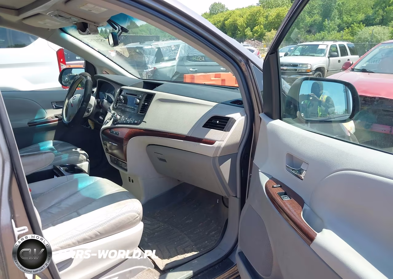 2011 Toyota Sienna Xle VIN:5TDDK3DC4BS017773 - 5