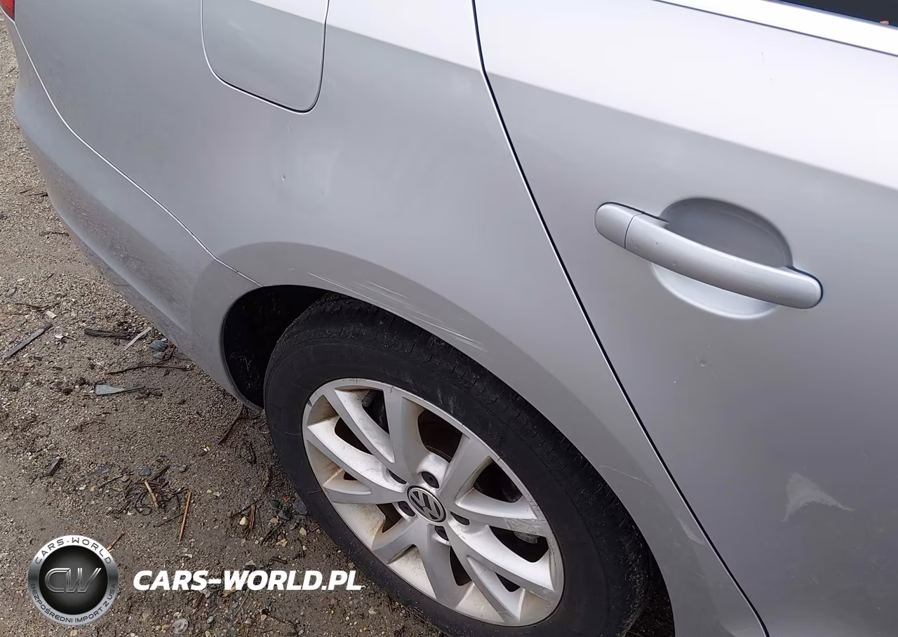 VOLKSWAGEN JETTA VIN:3VWD17AJXEM213229 - 12