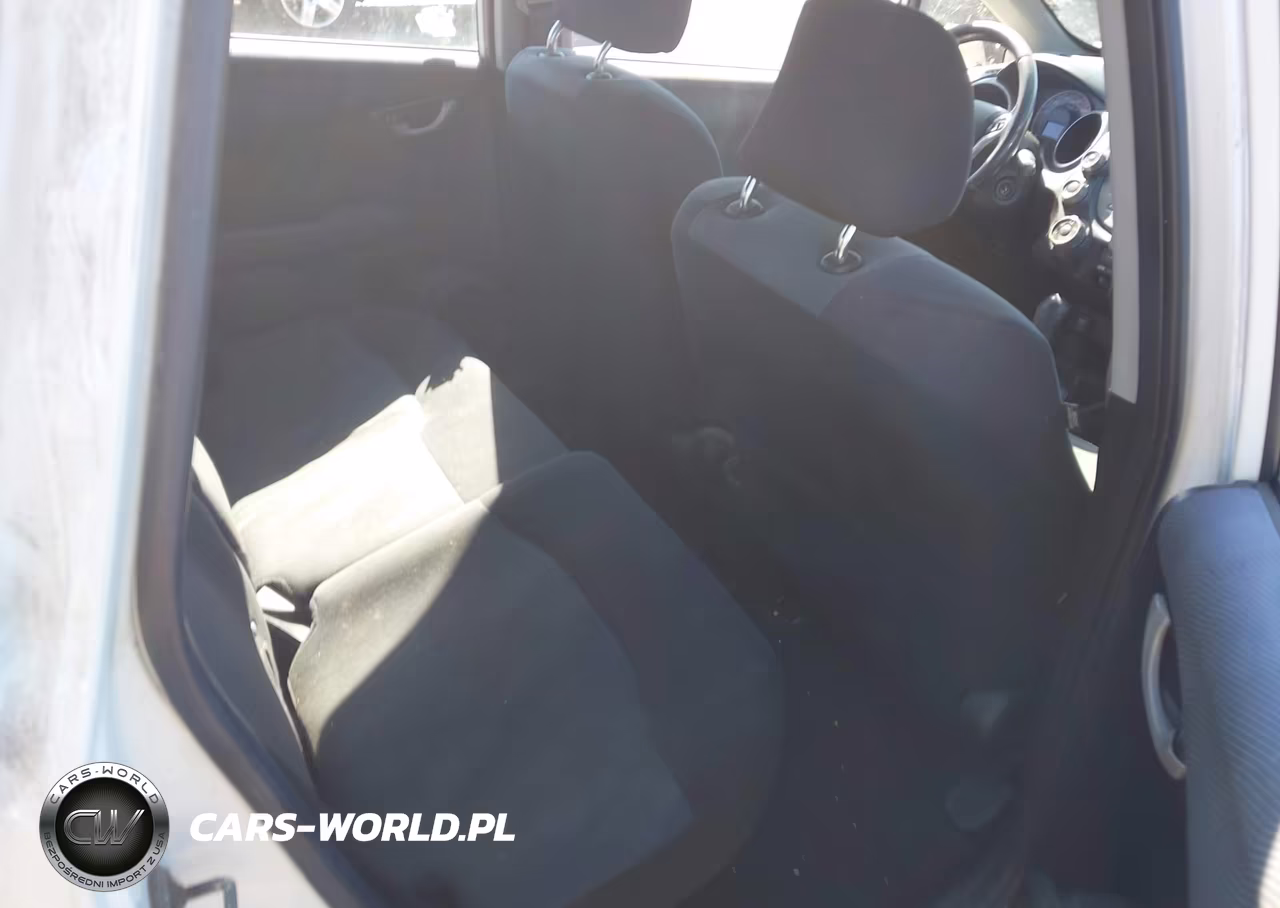 2010 Honda Fit Sport VIN:JHMGE8H40AC005946 - 8