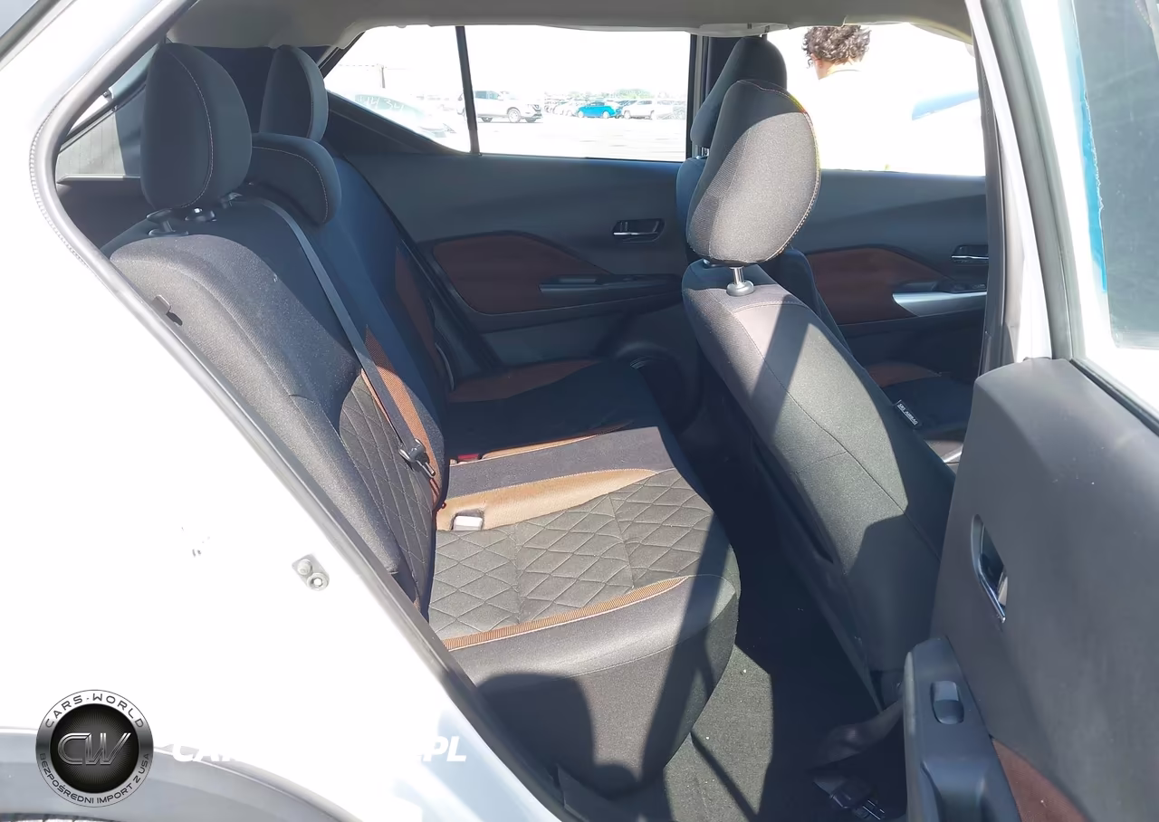 2019 Nissan Kicks Sr VIN:3N1CP5CU3KL532615 - 8