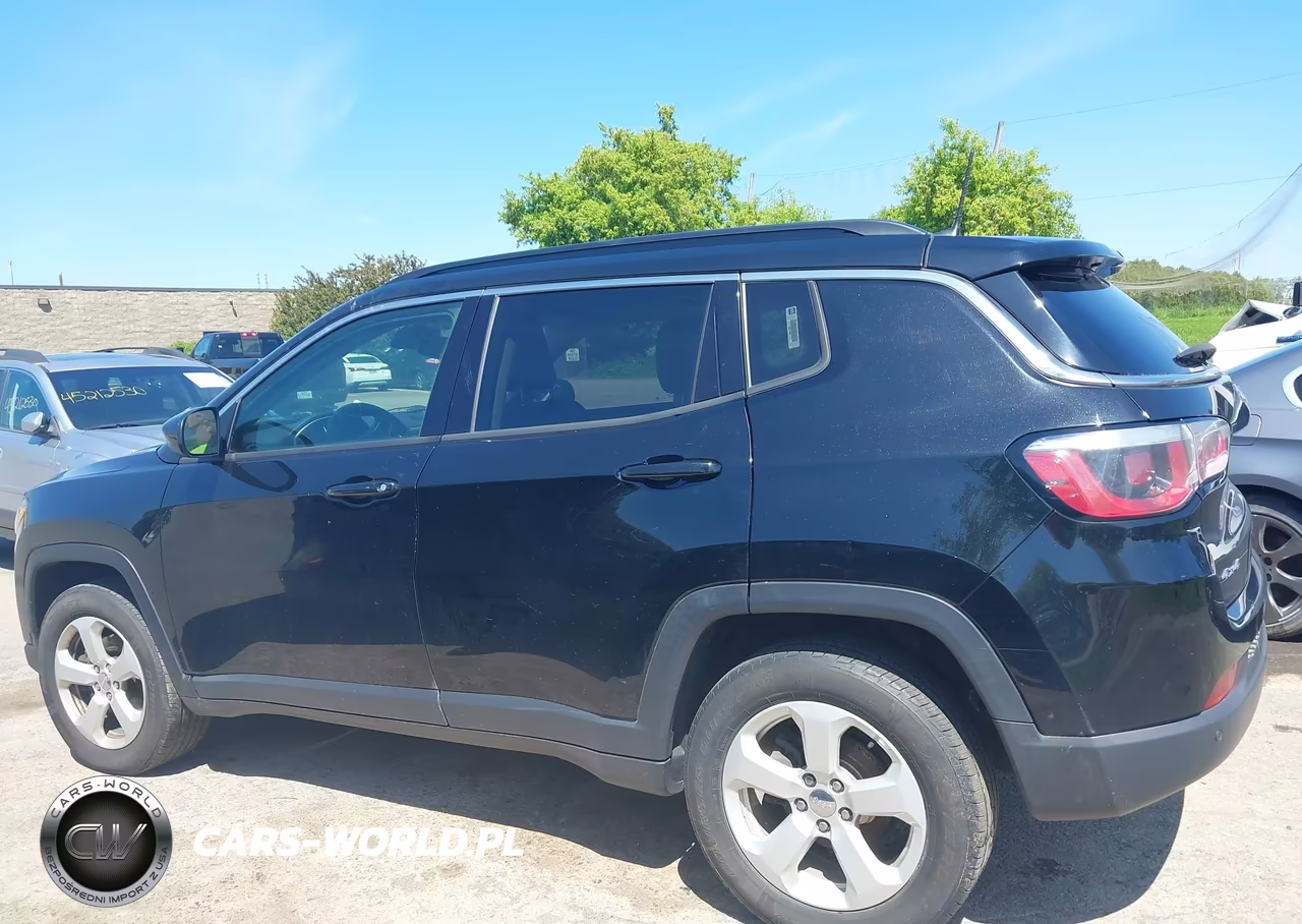 2018 Jeep Compass Latitude 4X4 VIN:3C4NJDBB1JT393648 - 14