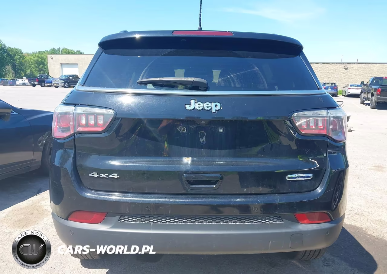 2018 Jeep Compass Latitude 4X4 VIN:3C4NJDBB1JT393648 - 16