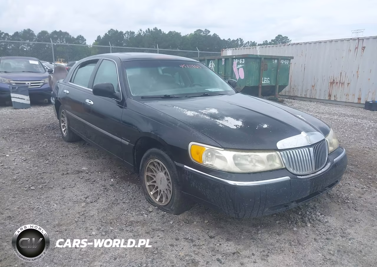 2000 Lincoln Town Car Signature