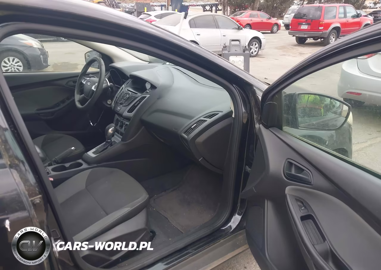 2012 Ford Focus Se VIN:1FAHP3F23CL396345 - 5