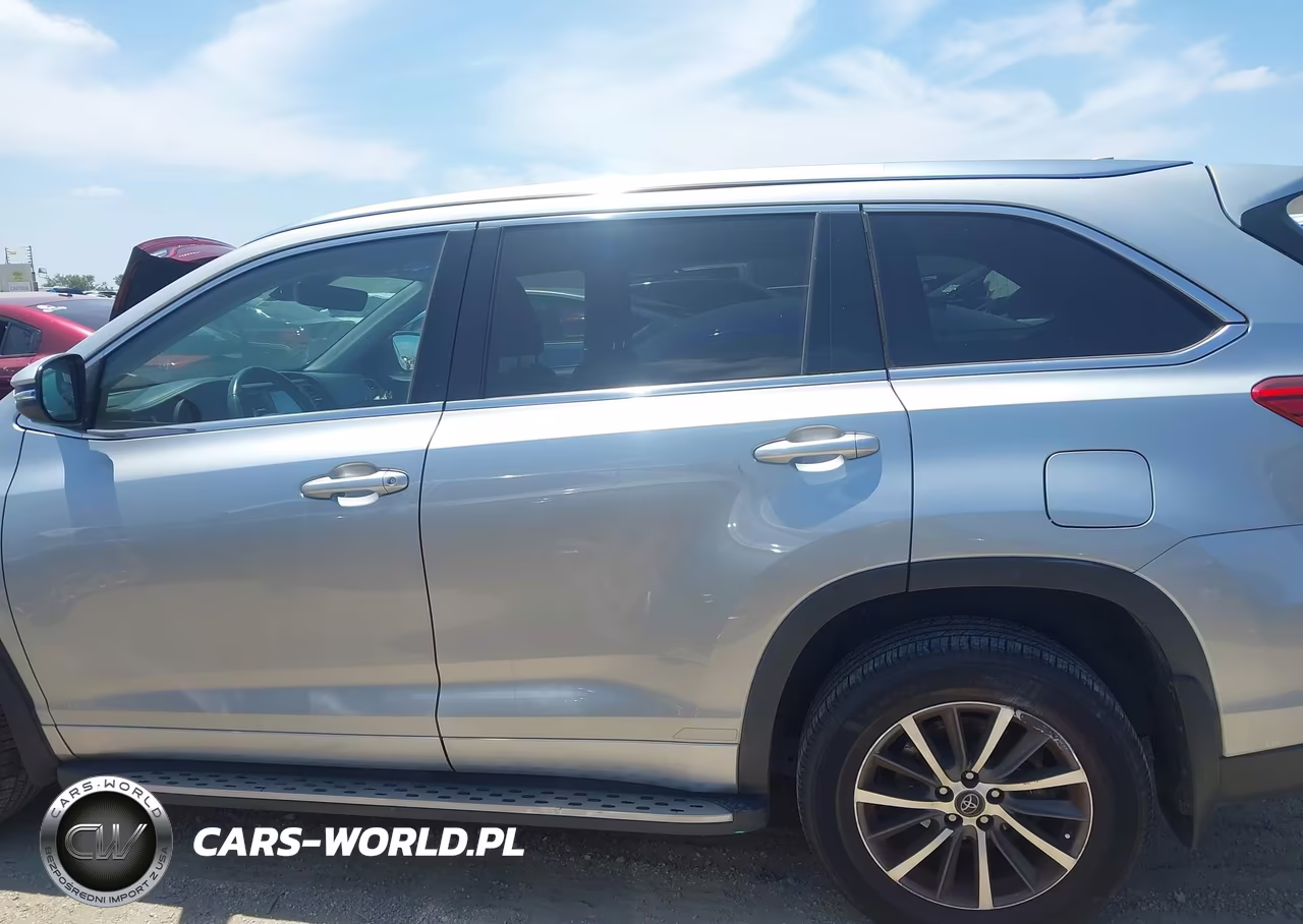 2017 Toyota Highlander Xle VIN:5TDKZRFH2HS207143 - 14