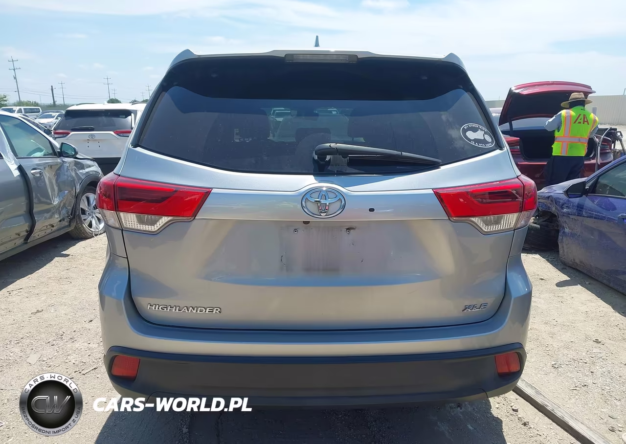 2017 Toyota Highlander Xle VIN:5TDKZRFH2HS207143 - 16