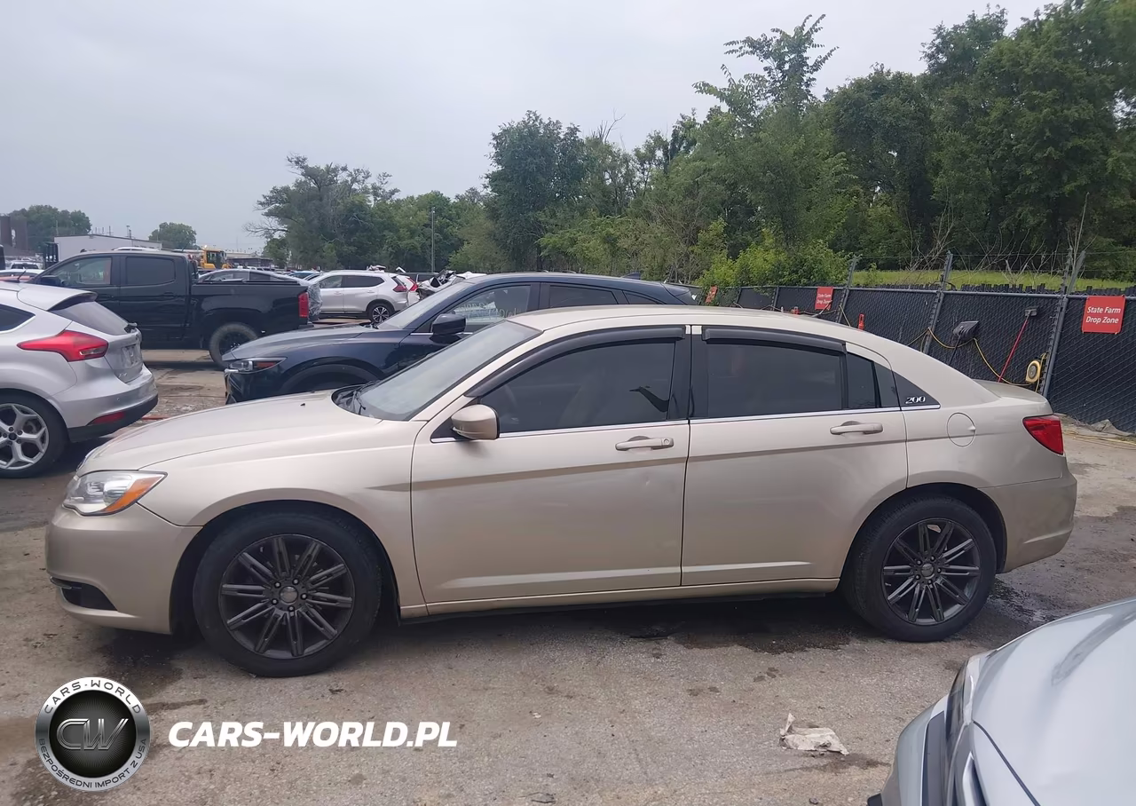 2014 Chrysler 200 Touring VIN:1C3CCBBB5EN191038 - 14