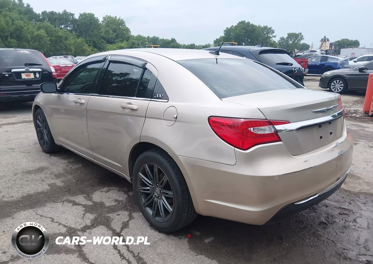 2014 Chrysler 200 Touring VIN:1C3CCBBB5EN191038 - 3