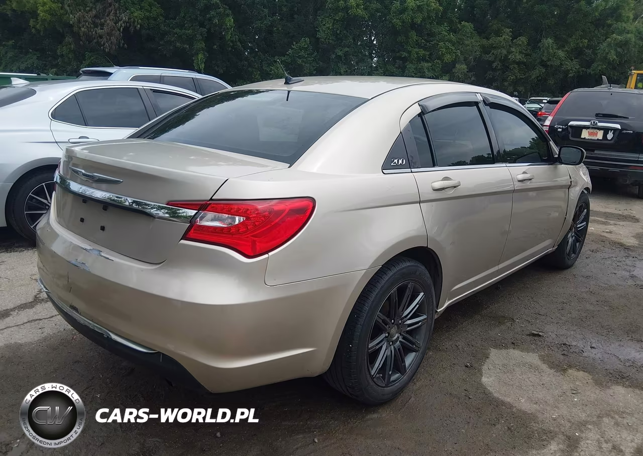 2014 Chrysler 200 Touring VIN:1C3CCBBB5EN191038 - 4