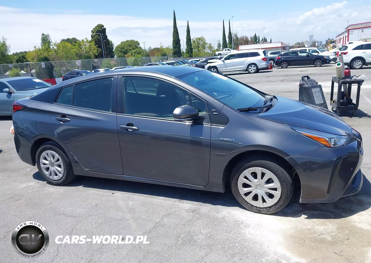 2021 Toyota Prius Le VIN:JTDKAMFU9M3149261 - 14