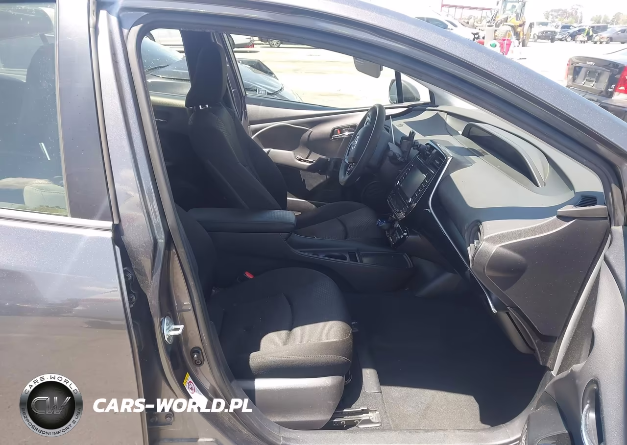 2021 Toyota Prius Le VIN:JTDKAMFU9M3149261 - 5