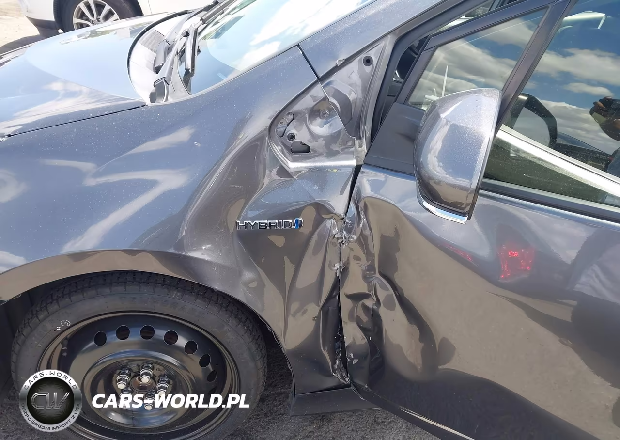 2021 Toyota Prius Le VIN:JTDKAMFU9M3149261 - 6