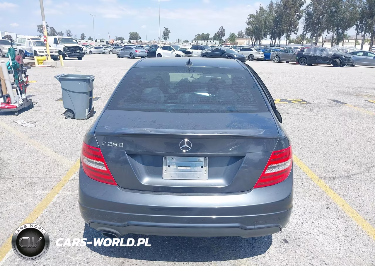 2013 Mercedes-Benz C 250 Sport VIN:WDDGF4HB0DA789895 - 16