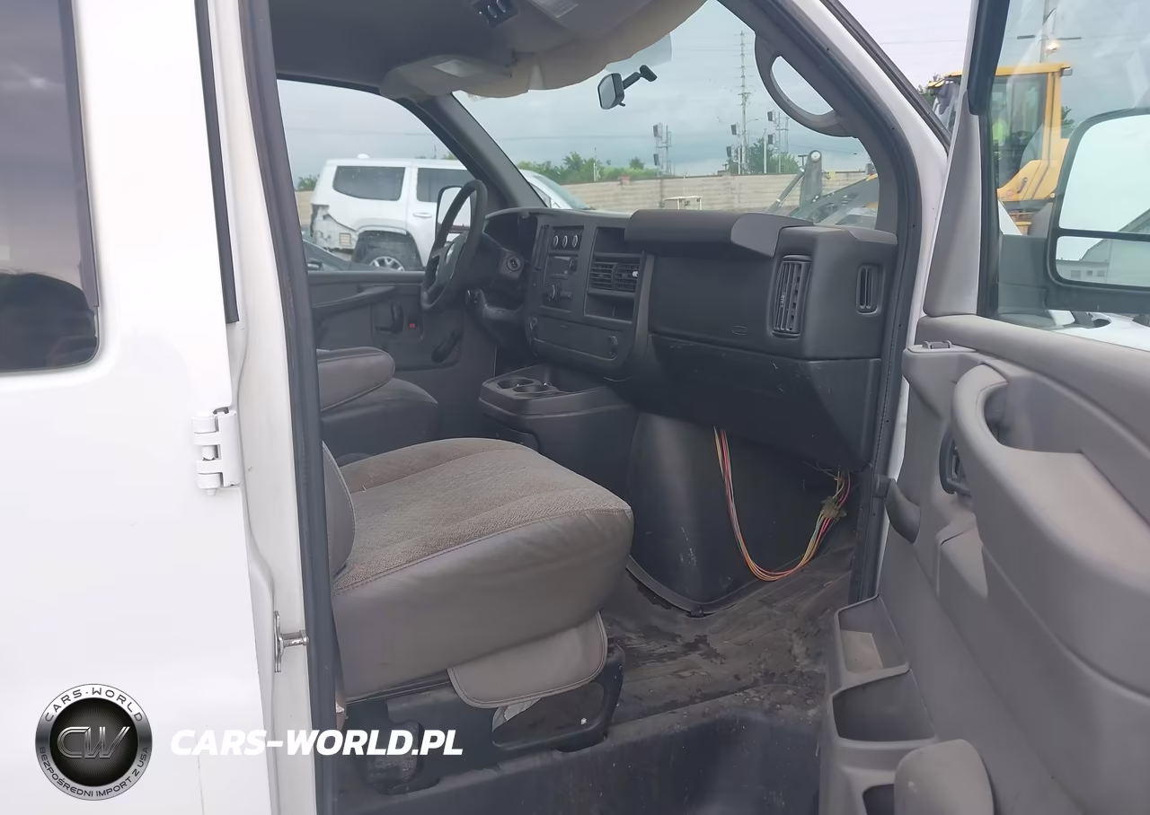 2010 Chevrolet Express G1500 VIN:1GCUGADX0A1123254 - 5