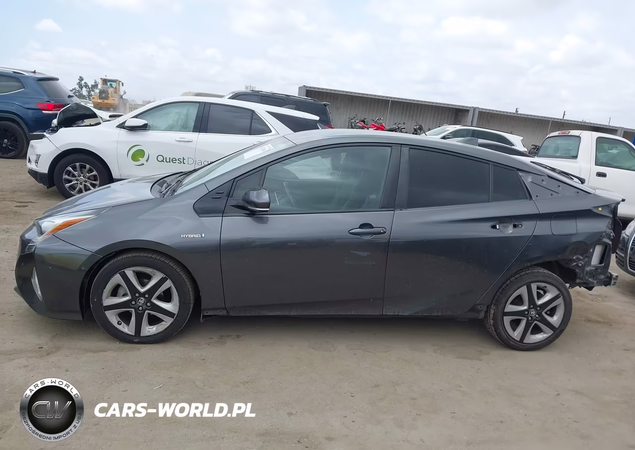 2018 Toyota Prius Four Touring VIN:JTDKARFUXJ3065507 - 15