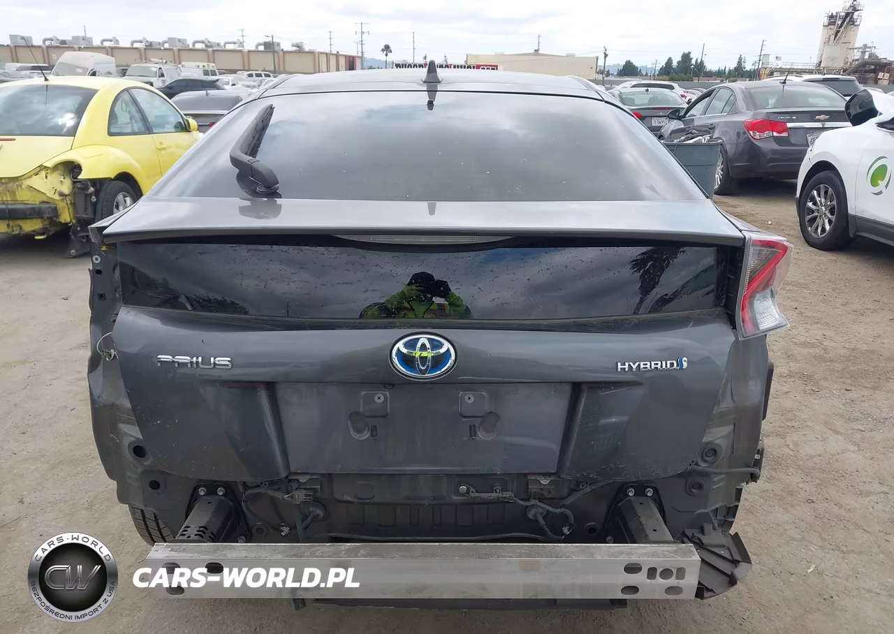 2018 Toyota Prius Four Touring VIN:JTDKARFUXJ3065507 - 17