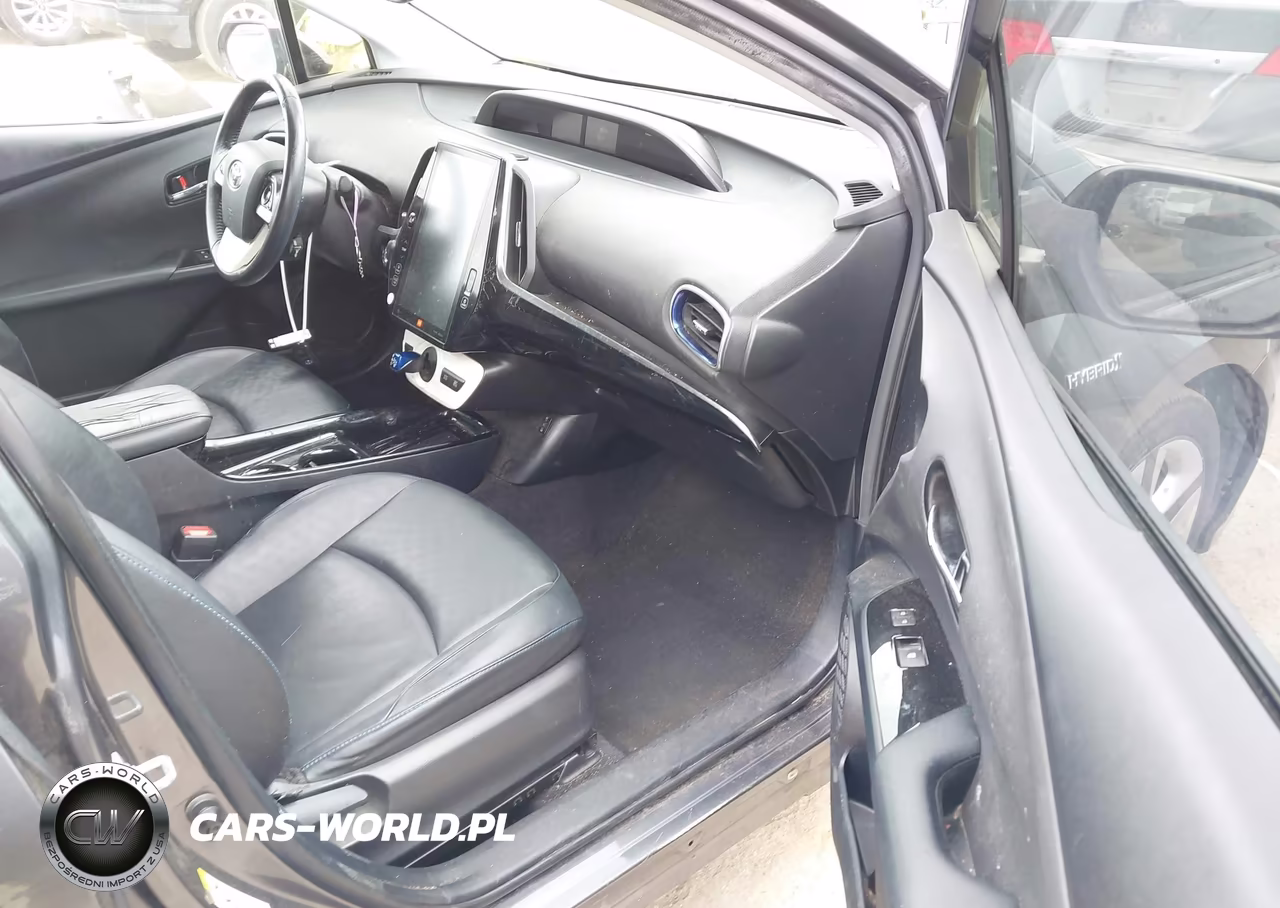 2018 Toyota Prius Four Touring VIN:JTDKARFUXJ3065507 - 5