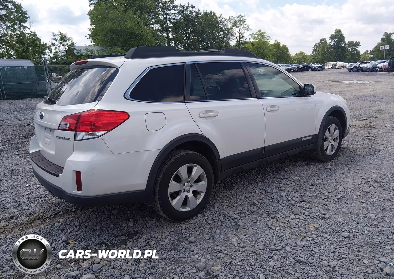 2012 Subaru Outback 2.5I Premium VIN:4S4BRCCC7C3242904 - 4