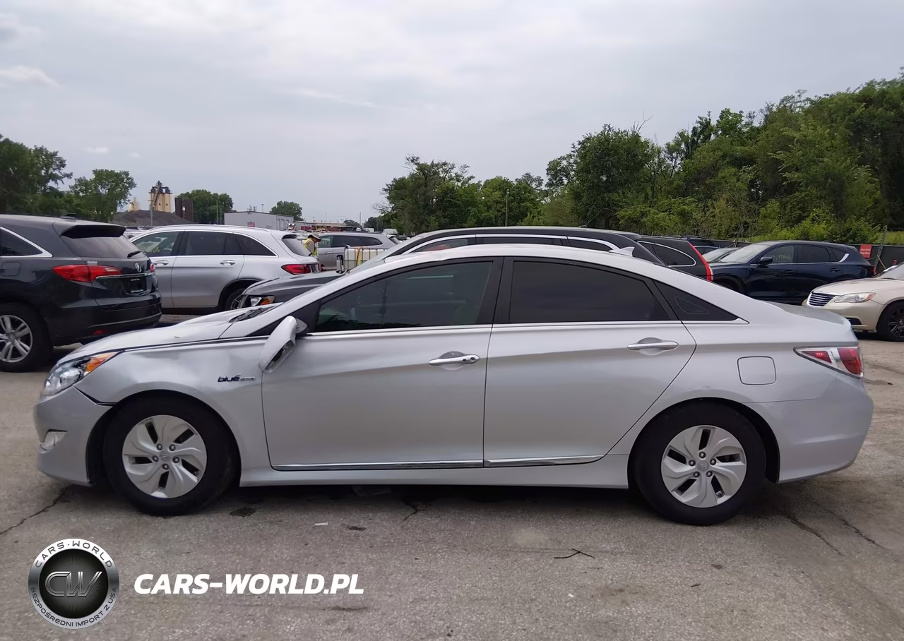 2015 Hyundai Sonata Hybrid VIN:KMHEC4A40FA135337 - 15