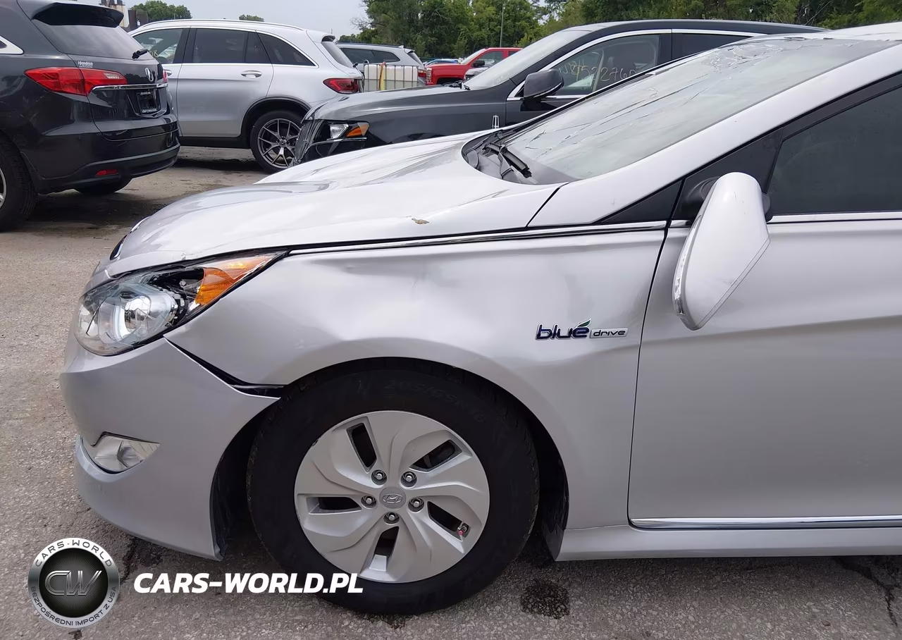 2015 Hyundai Sonata Hybrid VIN:KMHEC4A40FA135337 - 18