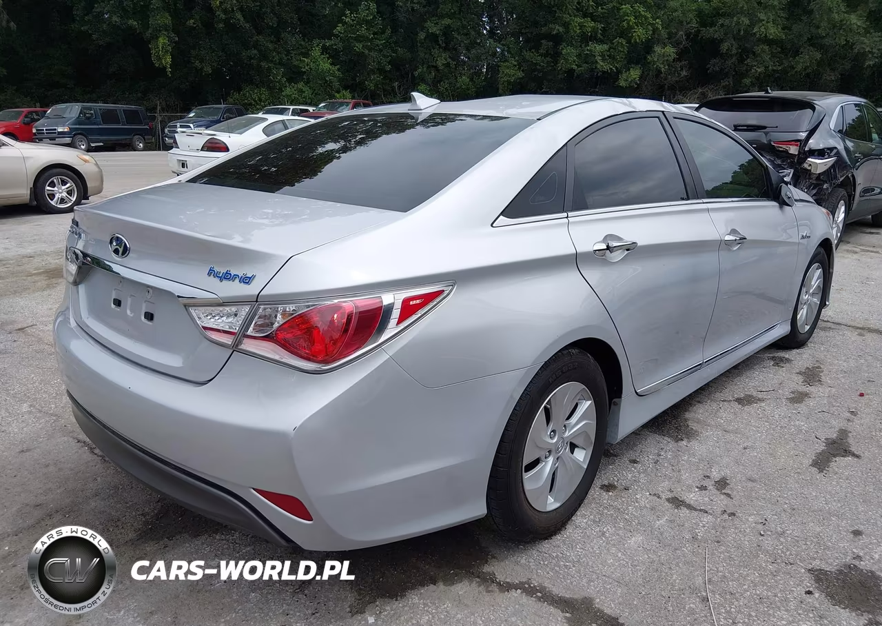 2015 Hyundai Sonata Hybrid VIN:KMHEC4A40FA135337 - 4