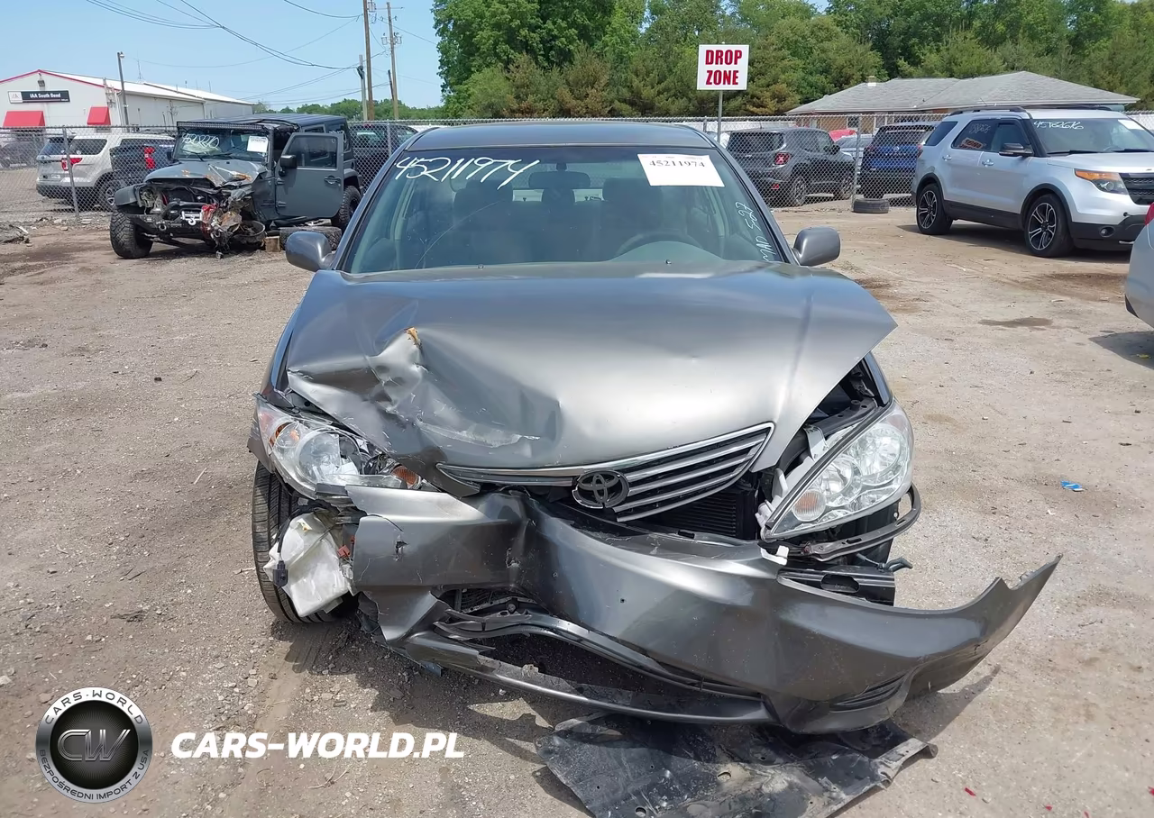 2005 Toyota Camry Le VIN:4T1BE32K75U521013 - 13