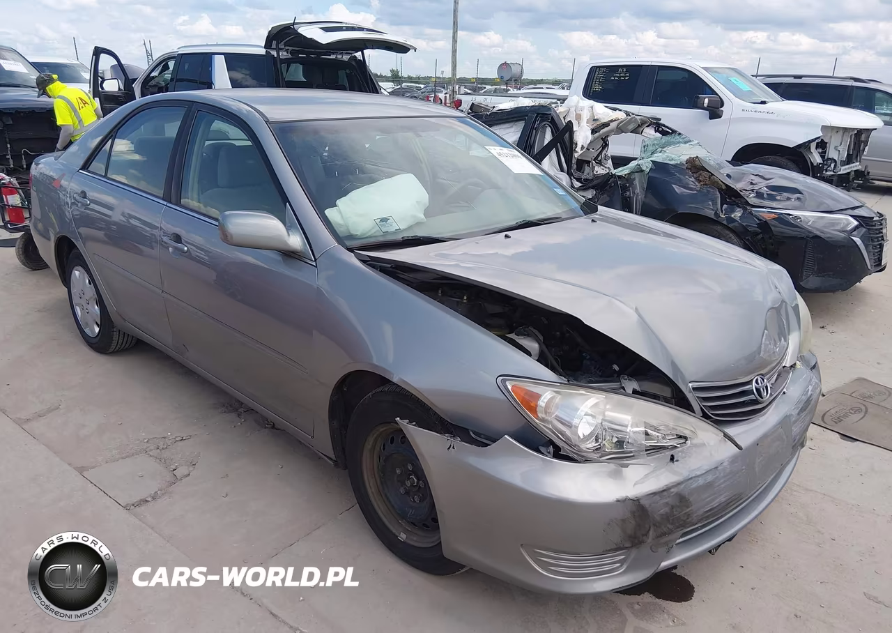 2005 Toyota Camry Le – zdjęcie 1 z 16