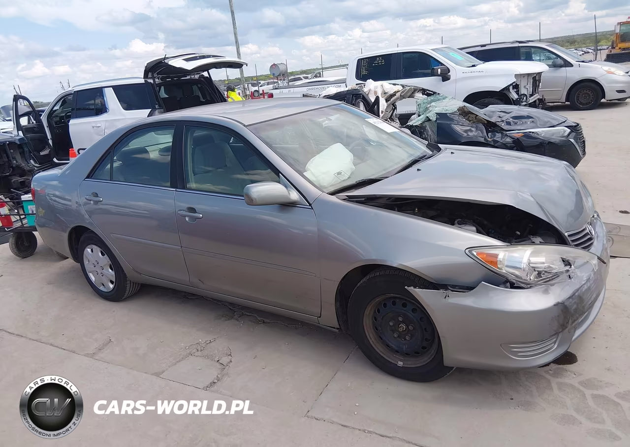 2005 Toyota Camry Le VIN:4T1BE32K25U546711 - 13