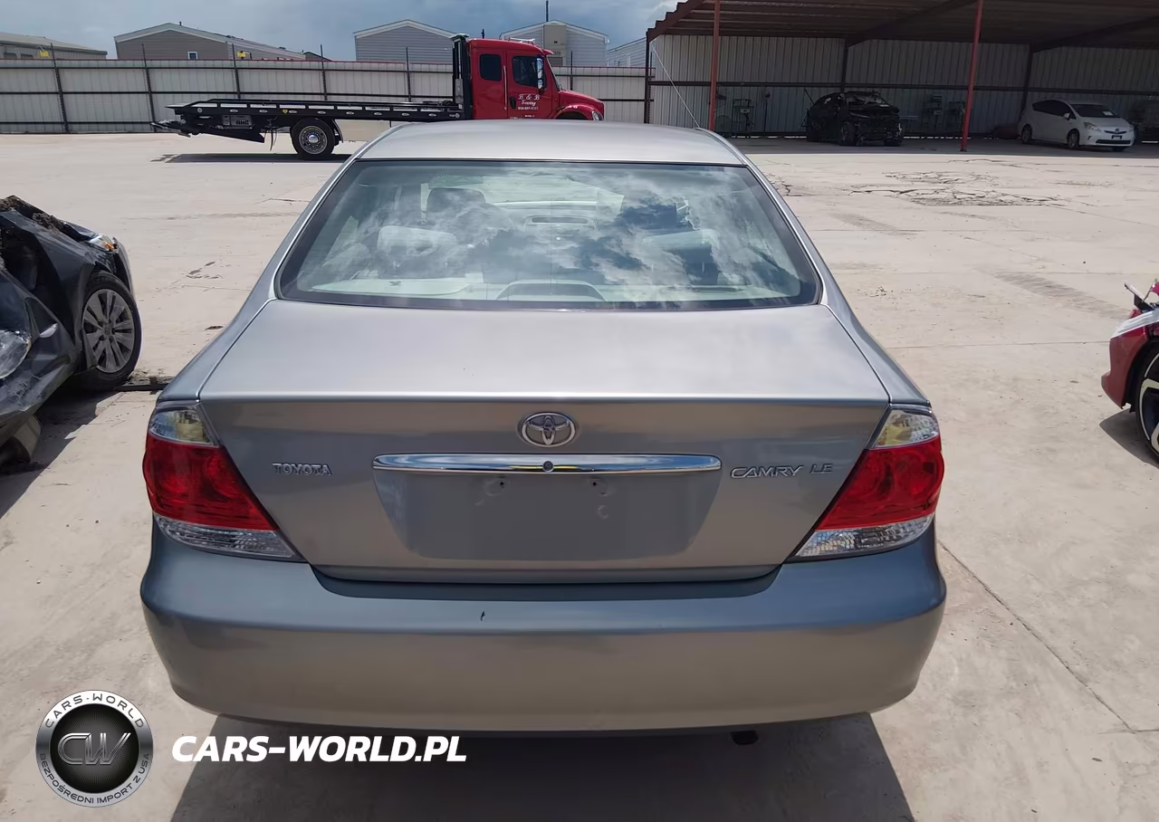 2005 Toyota Camry Le VIN:4T1BE32K25U546711 - 16