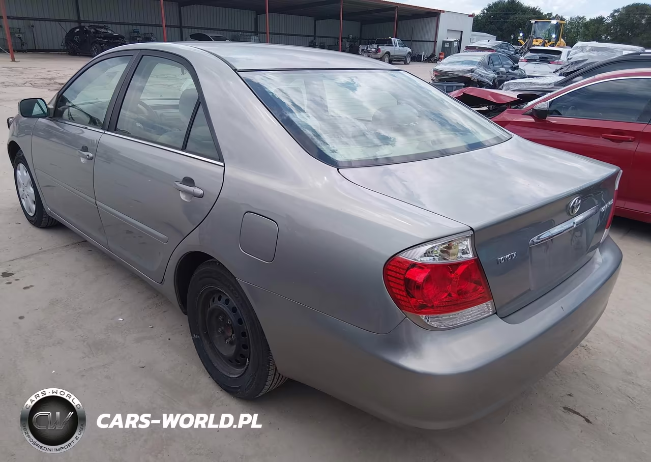 2005 Toyota Camry Le VIN:4T1BE32K25U546711 - 3