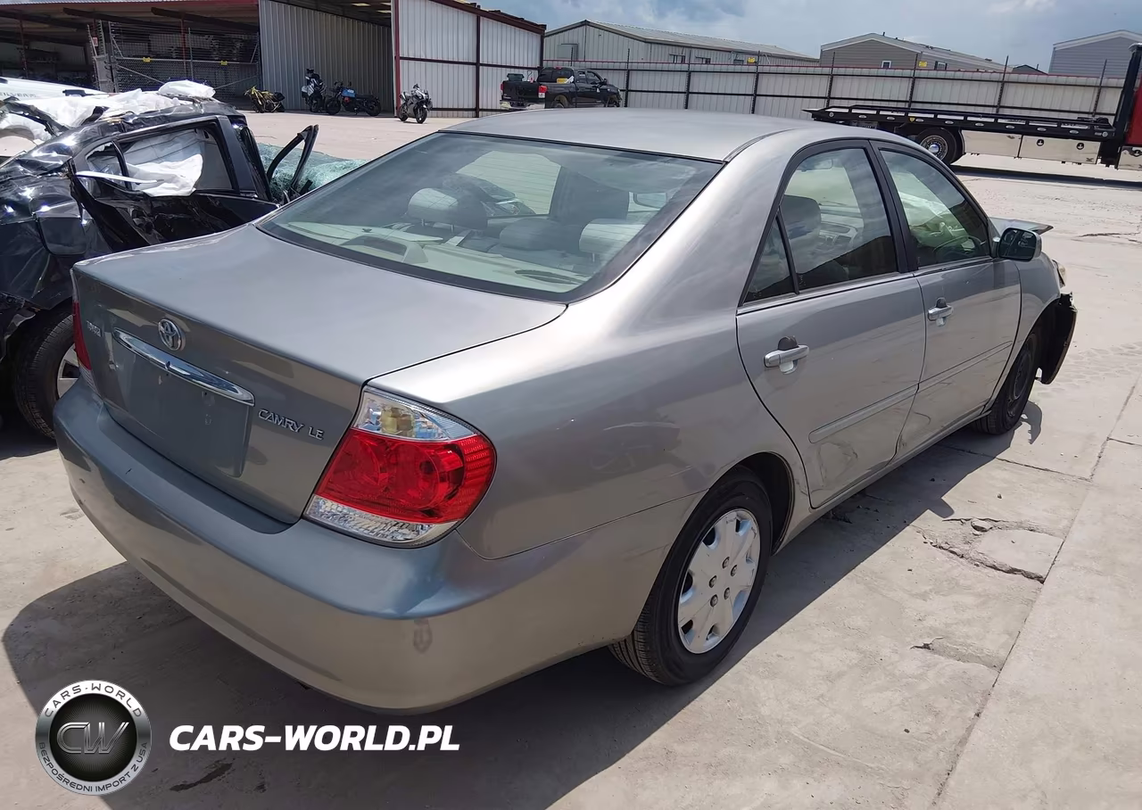 2005 Toyota Camry Le VIN:4T1BE32K25U546711 - 4