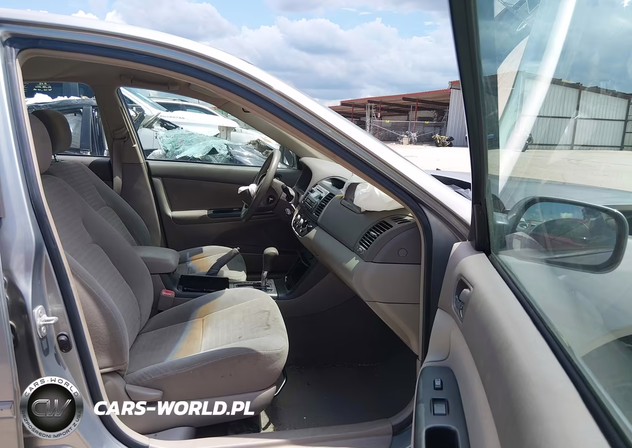 2005 Toyota Camry Le VIN:4T1BE32K25U546711 - 5