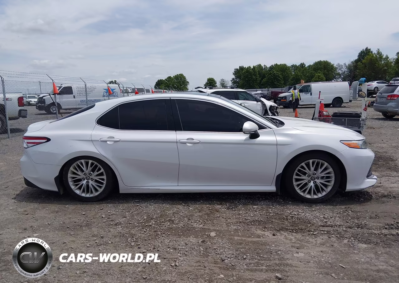 2018 Toyota Camry Xle VIN:4T1B11HK7JU130218 - 13