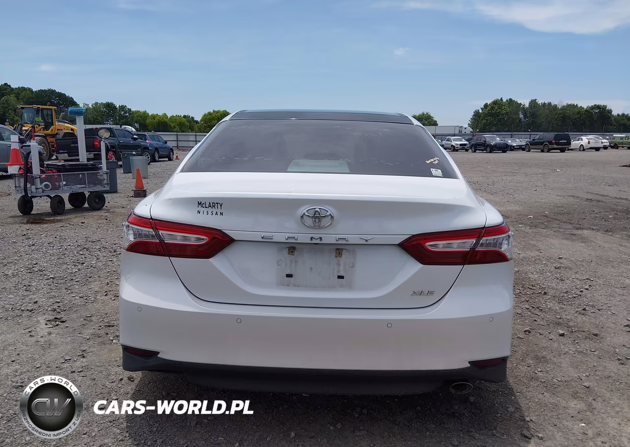 2018 Toyota Camry Xle VIN:4T1B11HK7JU130218 - 16