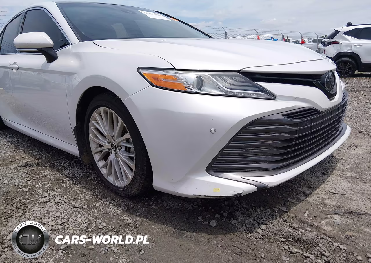2018 Toyota Camry Xle VIN:4T1B11HK7JU130218 - 17