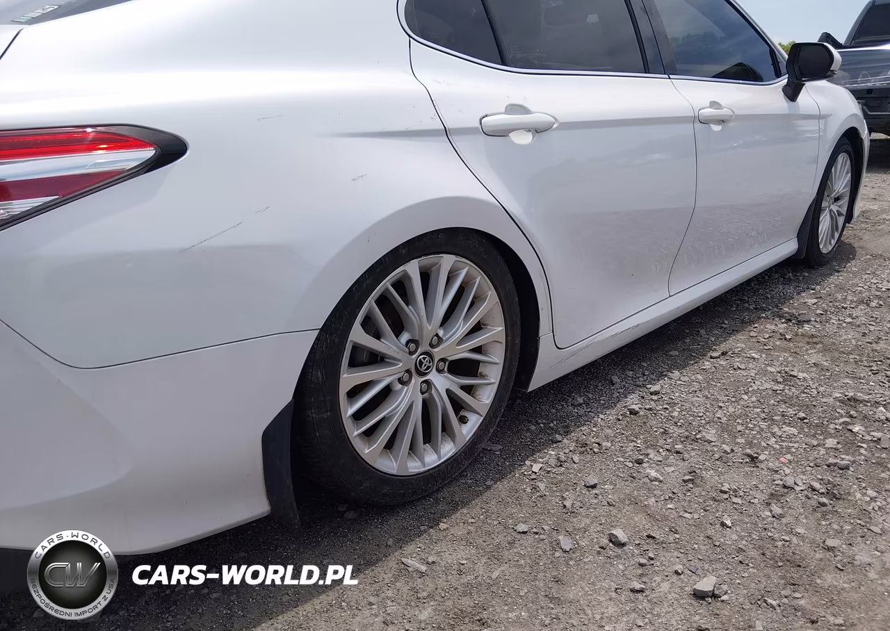 2018 Toyota Camry Xle VIN:4T1B11HK7JU130218 - 18