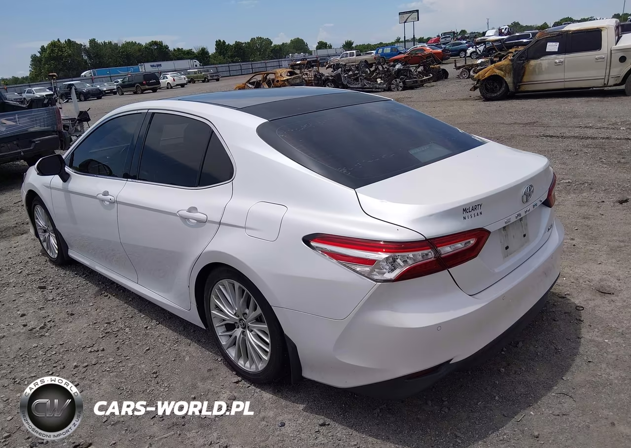 2018 Toyota Camry Xle VIN:4T1B11HK7JU130218 - 3