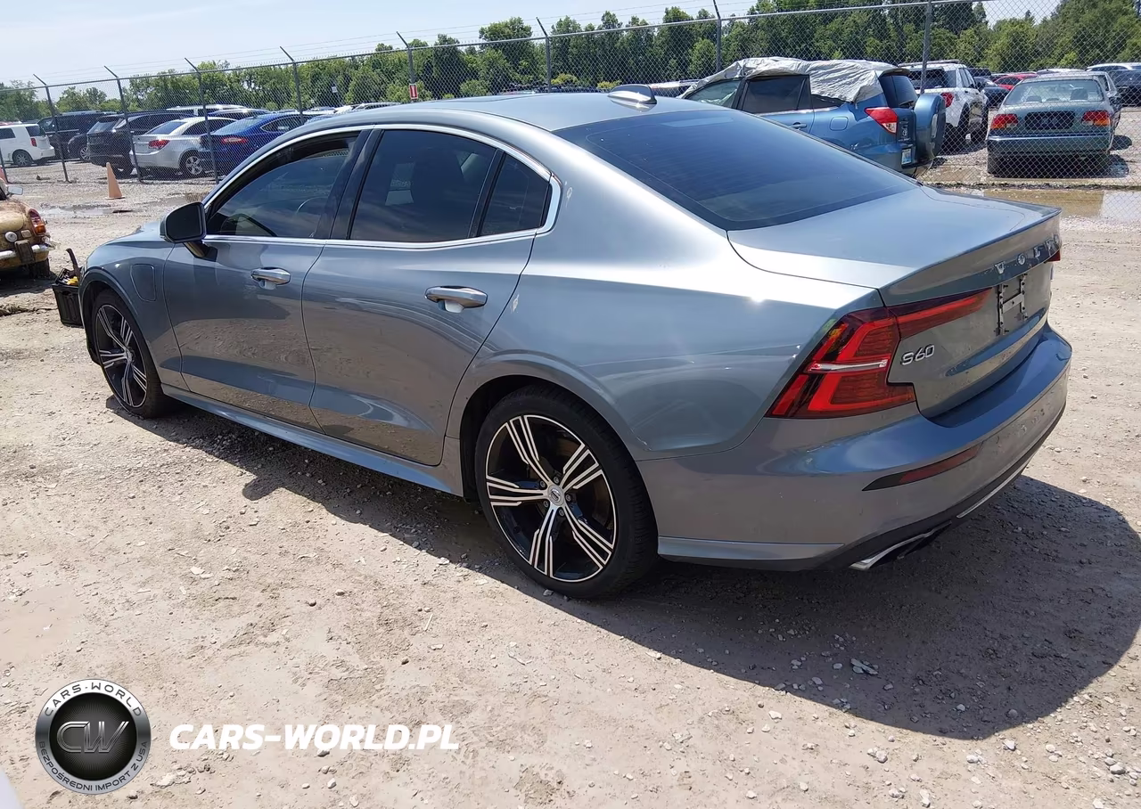 2021 Volvo S60 Recharge Plug-In Hybrid T8 Inscription VIN:7JRBR0FL5MG123517 - 3