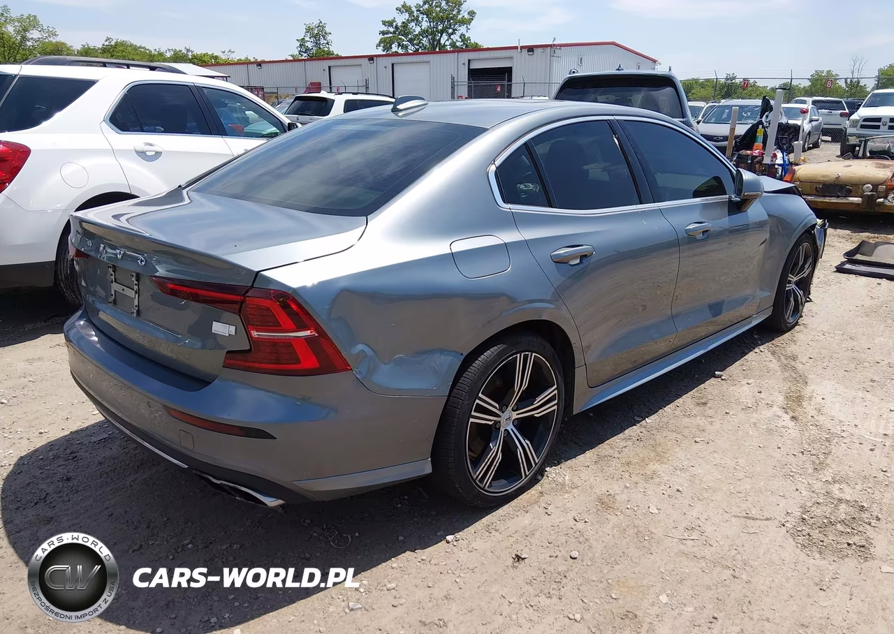 2021 Volvo S60 Recharge Plug-In Hybrid T8 Inscription VIN:7JRBR0FL5MG123517 - 4
