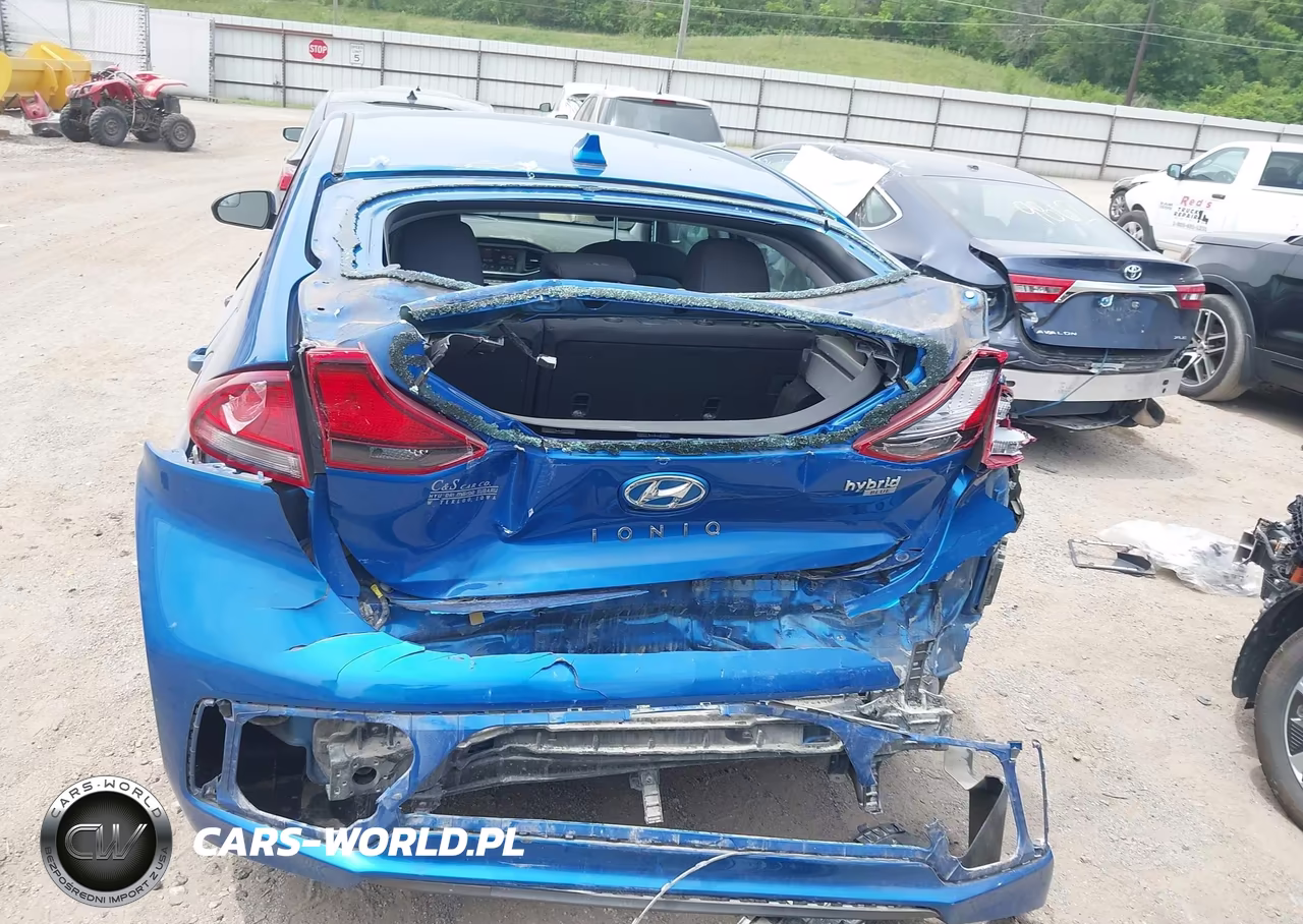 2018 Hyundai Ioniq Hybrid Blue VIN:KMHC65LC3JU072833 - 17