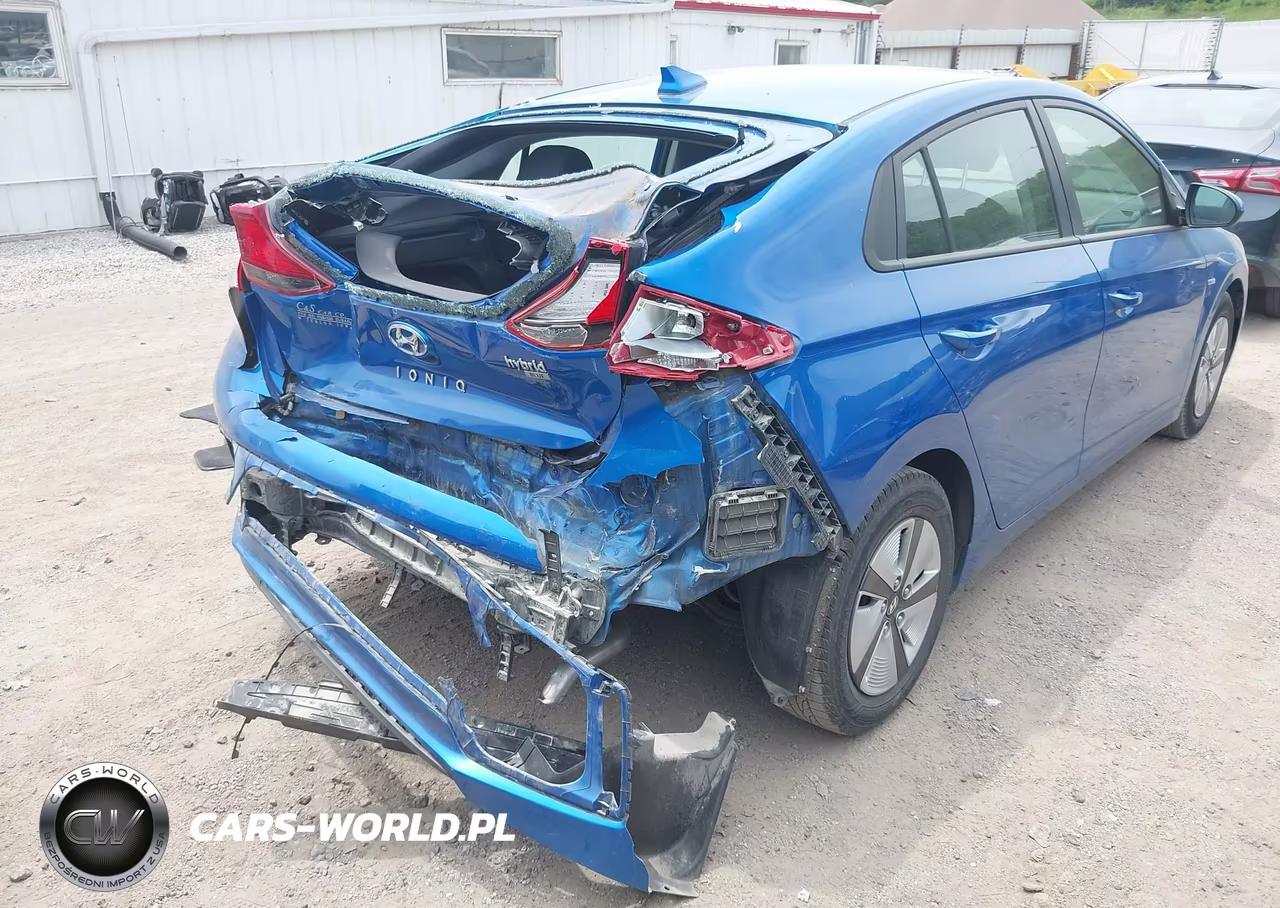 2018 Hyundai Ioniq Hybrid Blue VIN:KMHC65LC3JU072833 - 4