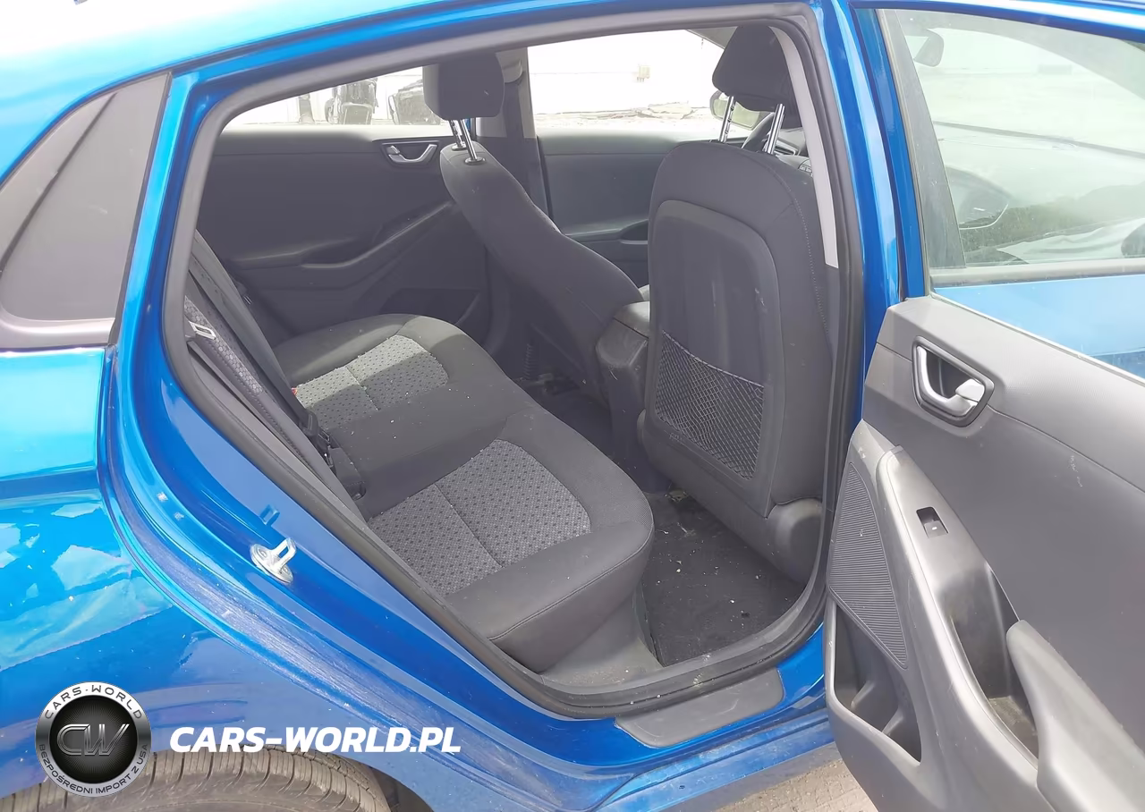2018 Hyundai Ioniq Hybrid Blue VIN:KMHC65LC3JU072833 - 8