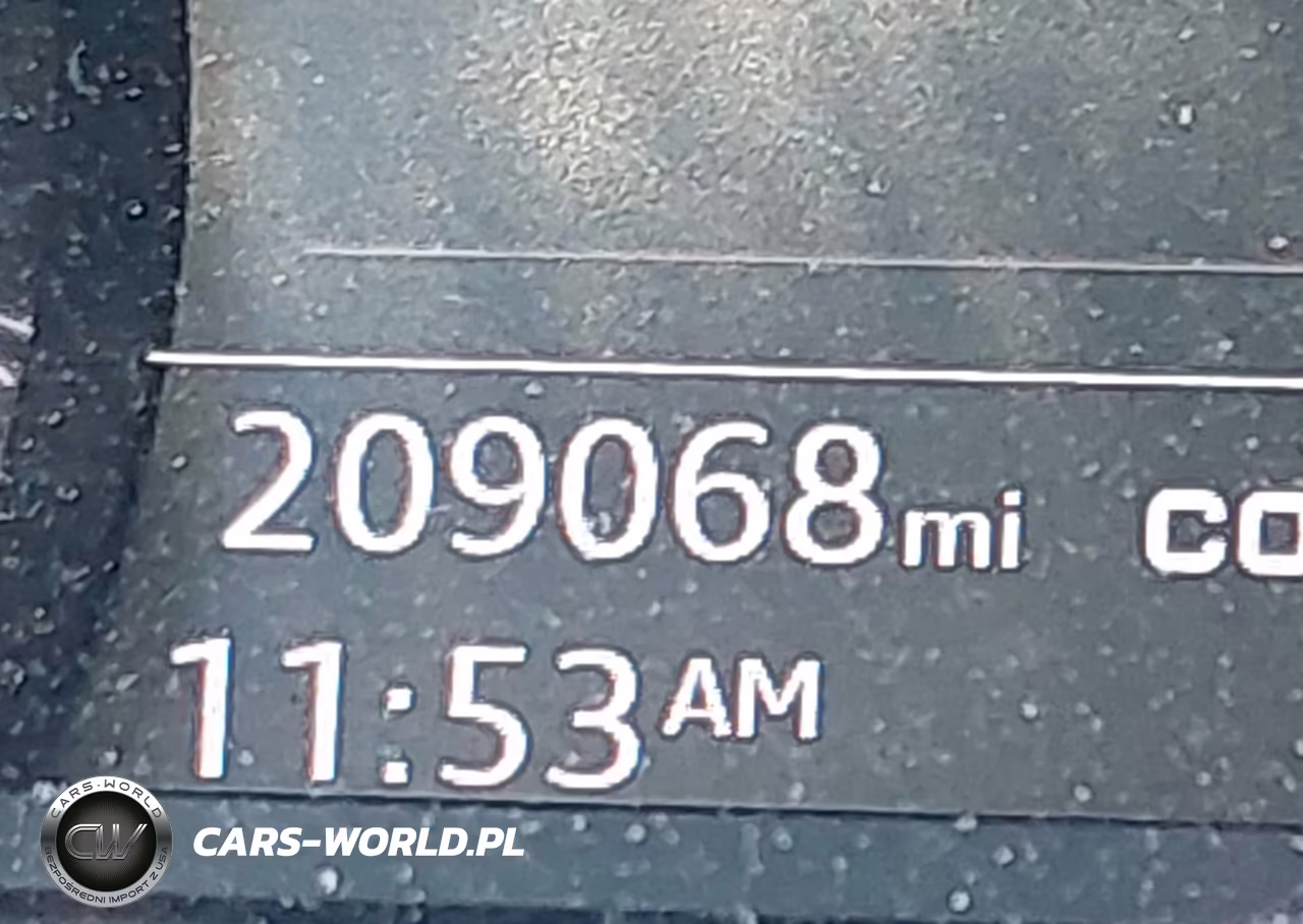 2017 Audi A4 2.0T Premium VIN:WAUANAF49HN061820 - 15