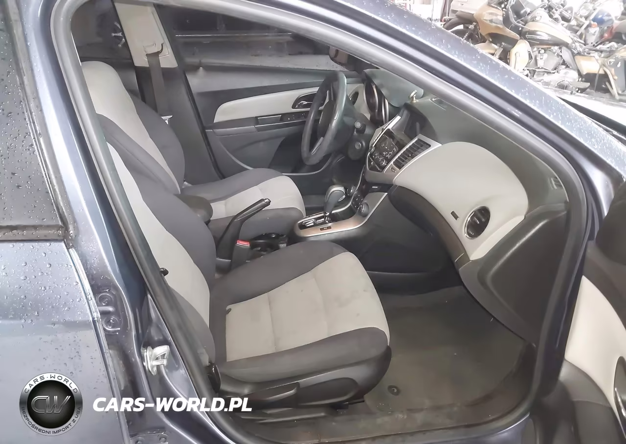 2014 Chevrolet Cruze Ls Auto VIN:1G1PA5SH2E7172730 - 5
