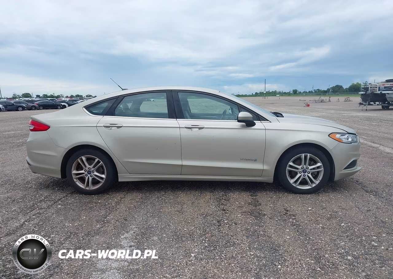 2018 Ford Fusion Hybrid S VIN:3FA6P0UUXJR122665 - 13