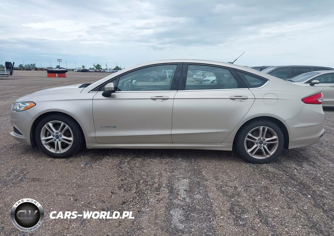 2018 Ford Fusion Hybrid S VIN:3FA6P0UUXJR122665 - 14
